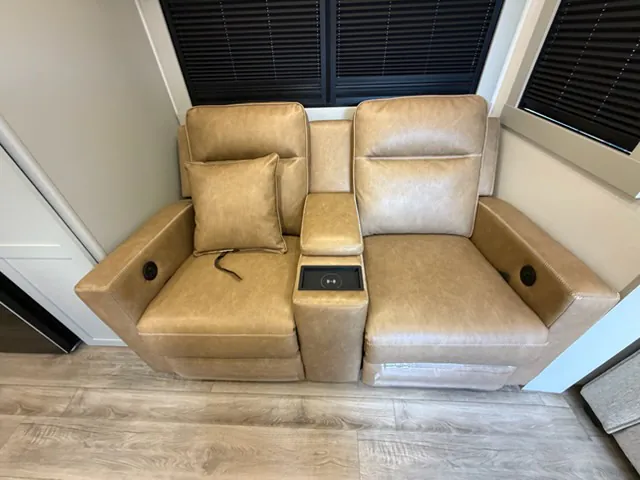 2025 Brinkley Model Z 2680, Photos photo 6