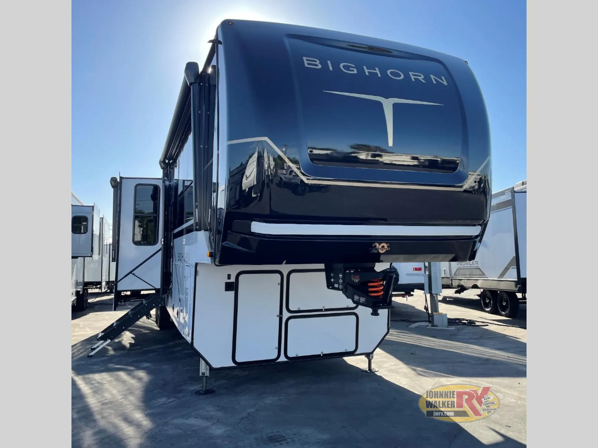 2025 Heartland Bighorn 392DS - Photo 2