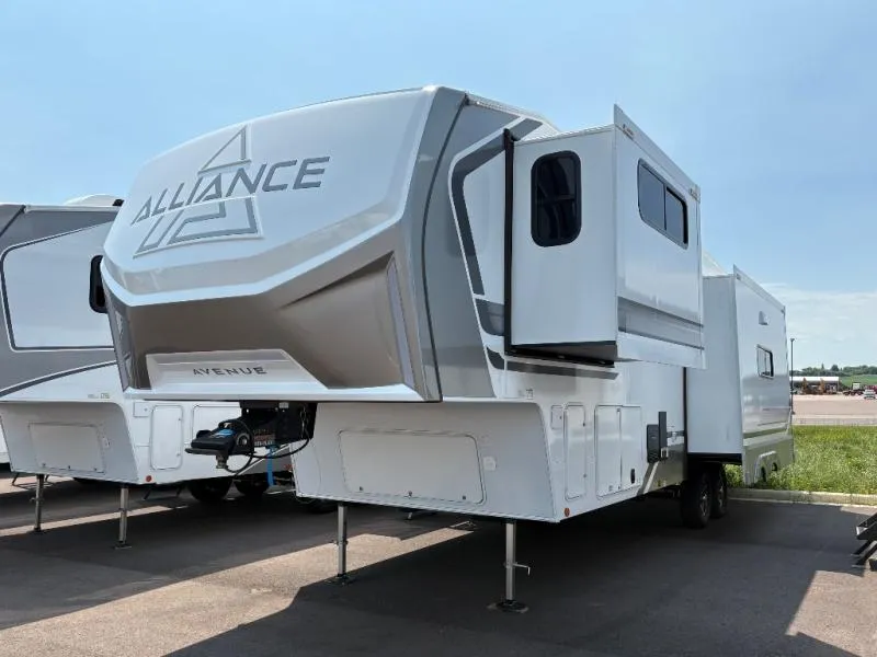 2027 Alliance RV Avenue 32RLS - Photo 4