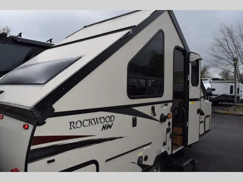 2018 Forest River Rockwood 212HW - Photo 4