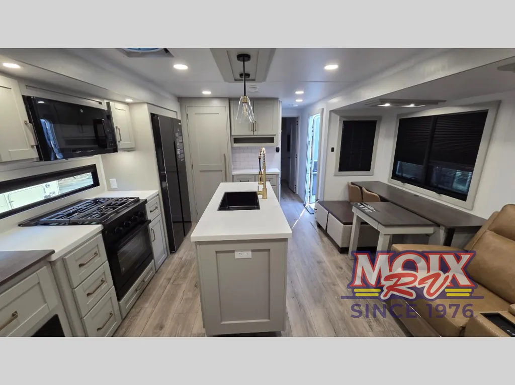 2026 Brinkley Model Z Air 297, Photos photo 3