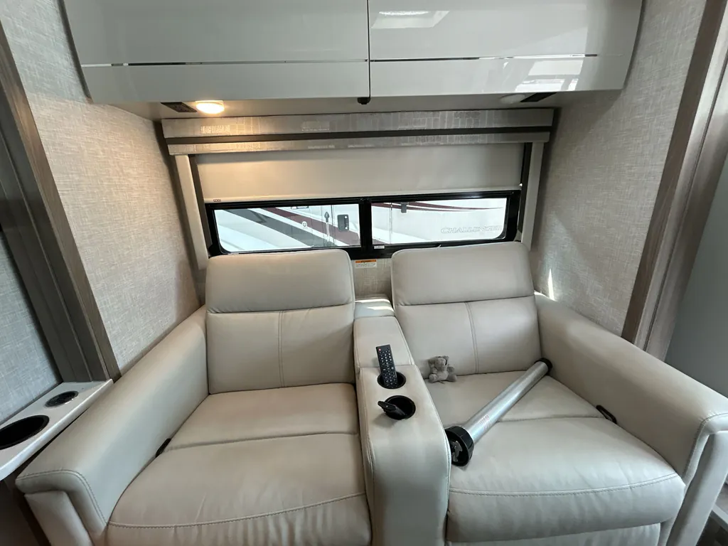 2025 Thor Motor Coach Axis 26.2, Photos photo 14