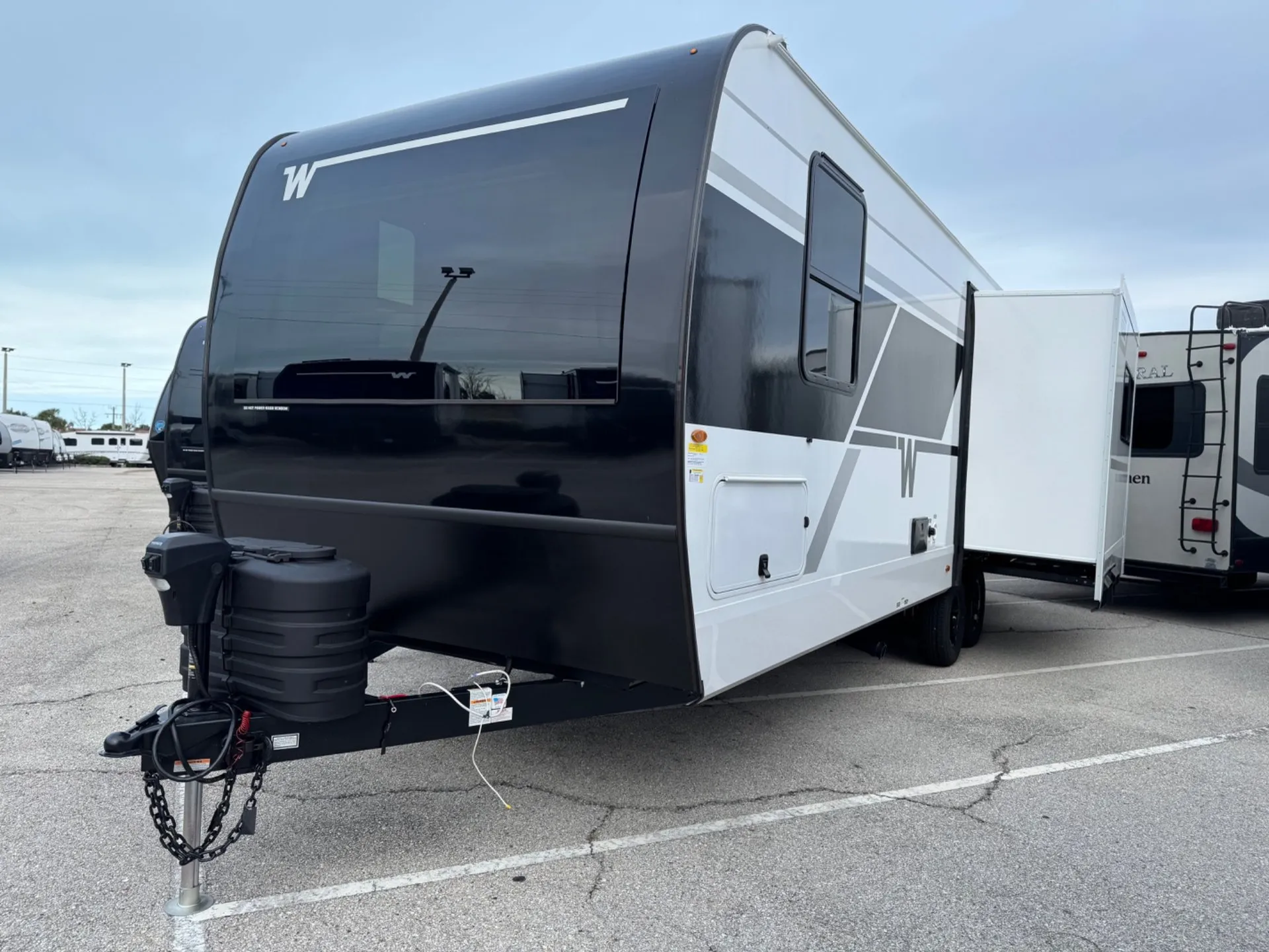 2026 Winnebago Thrive 25RLS - Photo 3