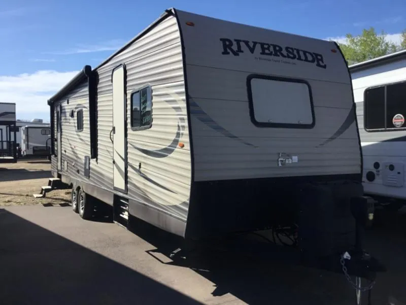 2017 Riverside Riverside 32RLS - Main photo