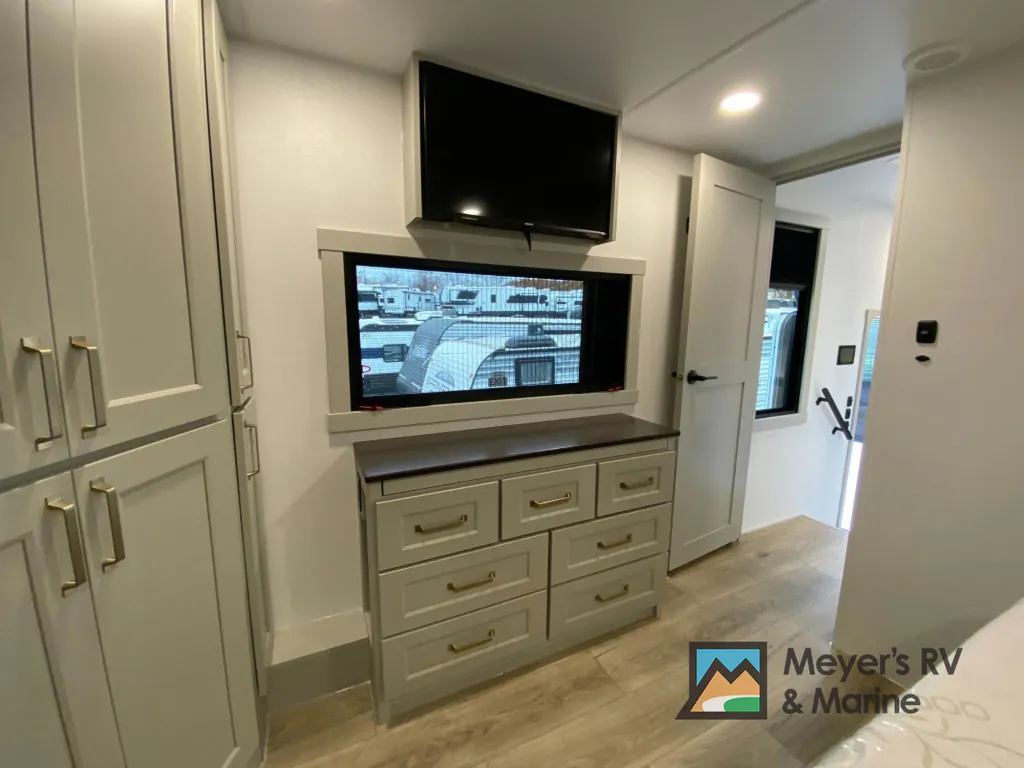 2026 Brinkley Model G 3950, Photos photo 39