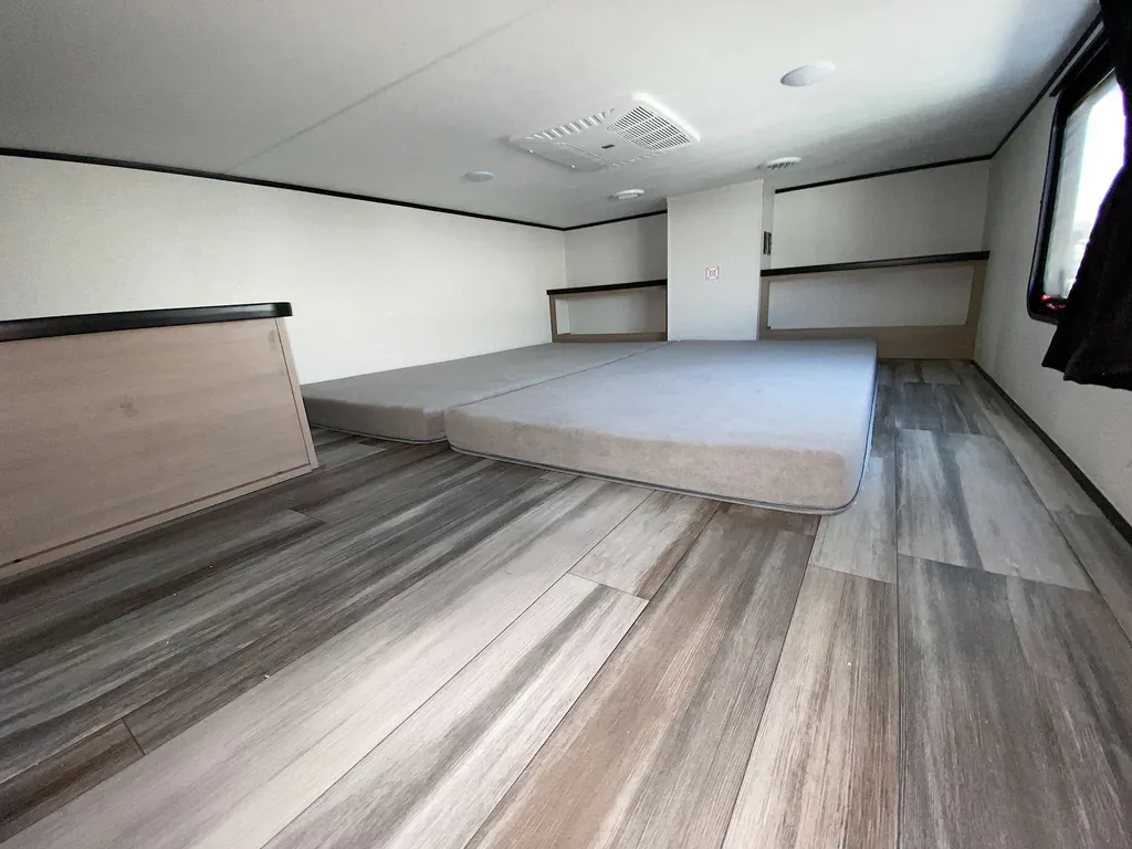 2026 Jayco Jay Flight Bungalow 404LOFT DS, Photos photo 9