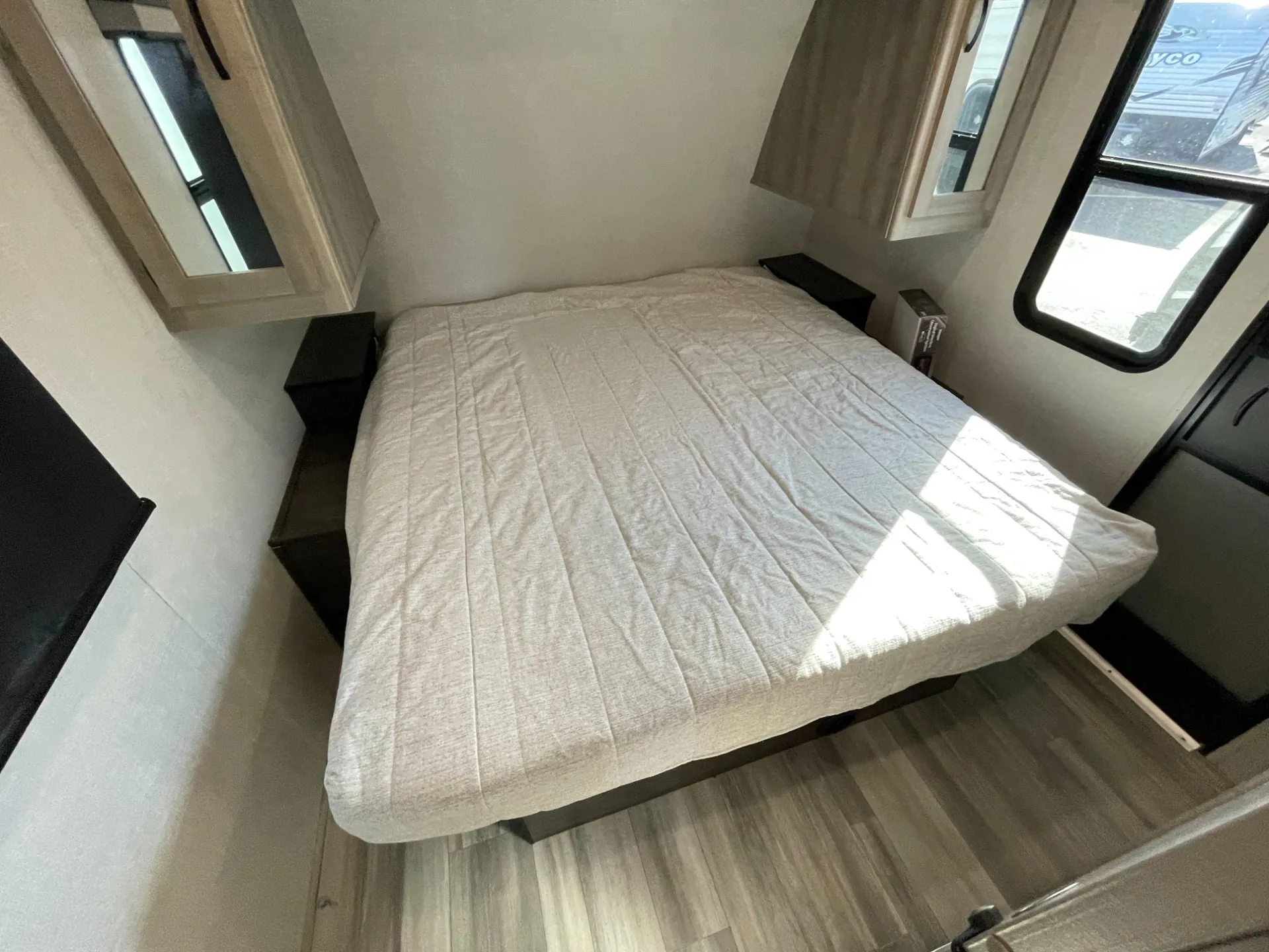 2021 Winnebago Voyage 2427RB - Photo 4