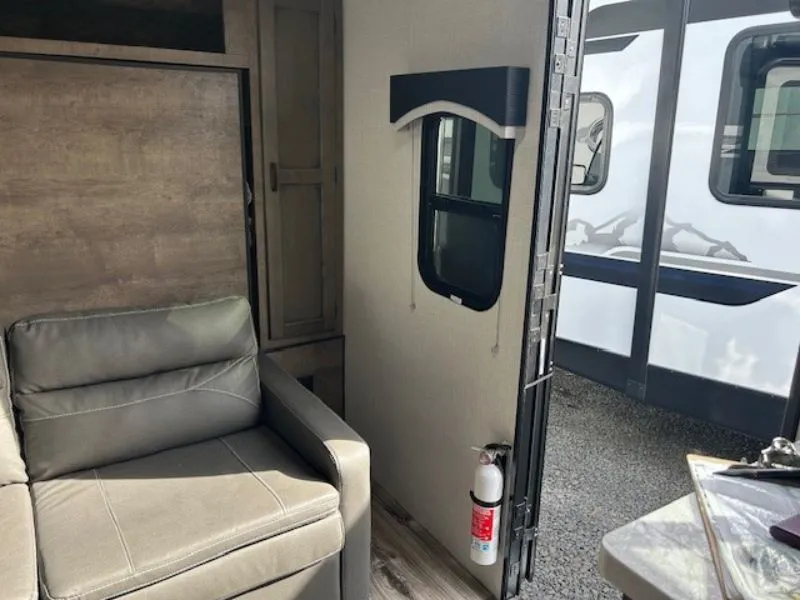 2023 Venture RV Sonic Lite SL170VBH - Photo 4