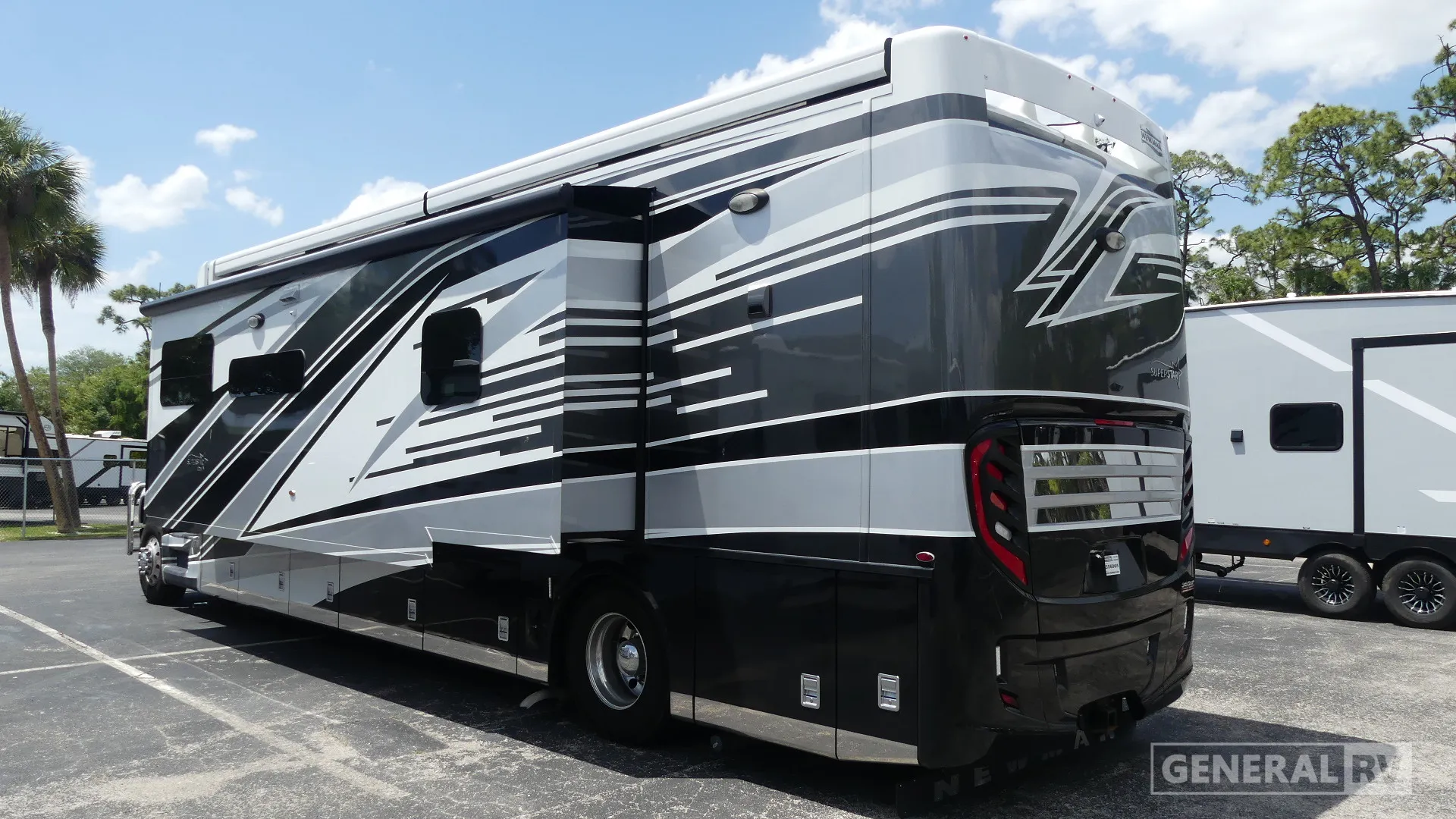 2023 Newmar Super Star 4059 - Photo 4
