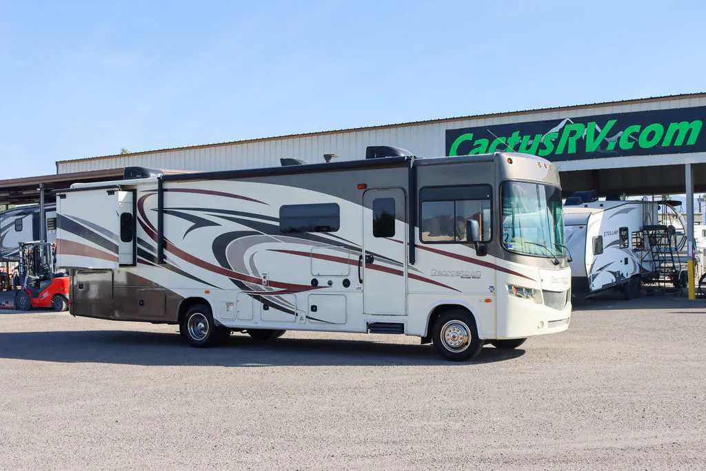 2016 Forest River Georgetown 329DS - Photo 4