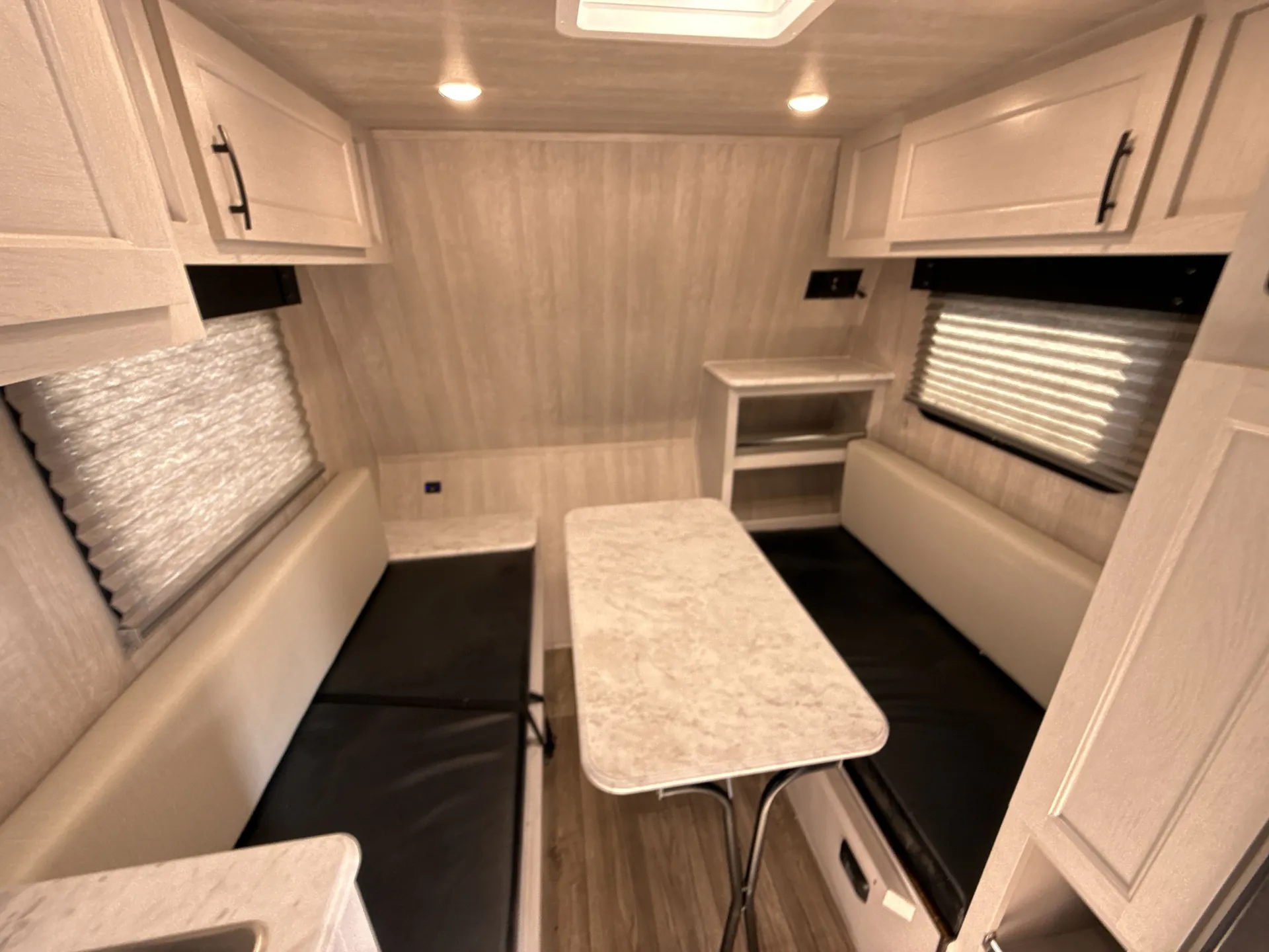 2024 Genesis Supreme Surfside 12FD - Photo 4