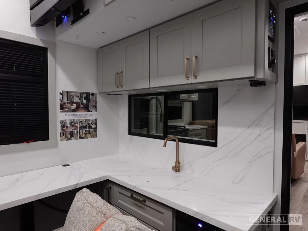 2025 Brinkley Model G 3250, Photos photo 32
