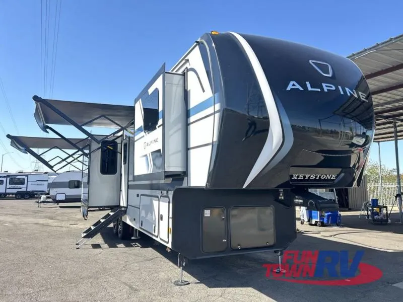 2026 Keystone Alpine 3303CK - Photo 2