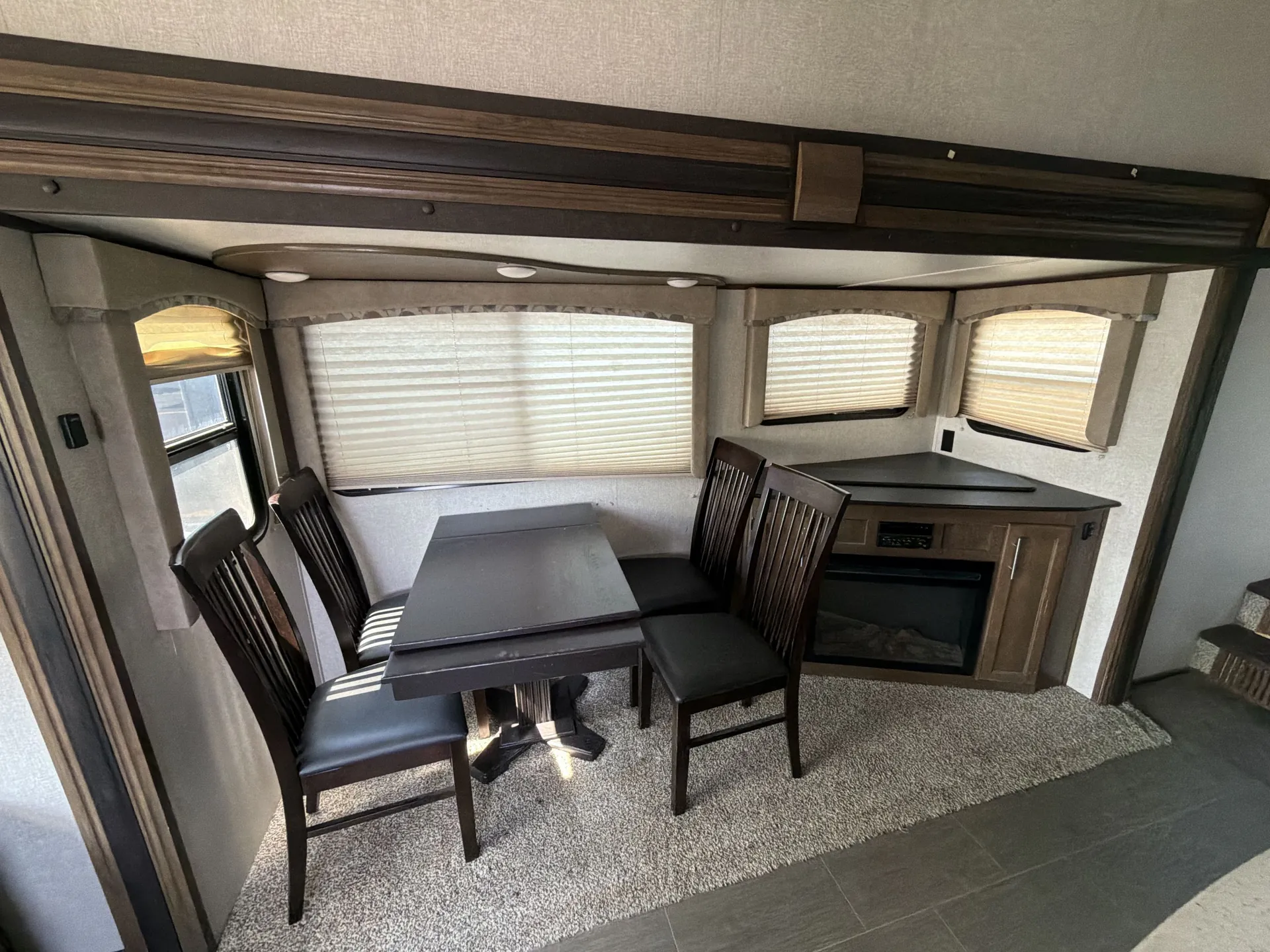2019 Keystone Cougar Half-Ton 27RLS — living area main