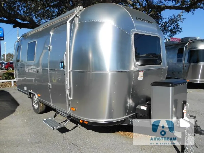 2026 Airstream World Traveler 22RB - Main photo