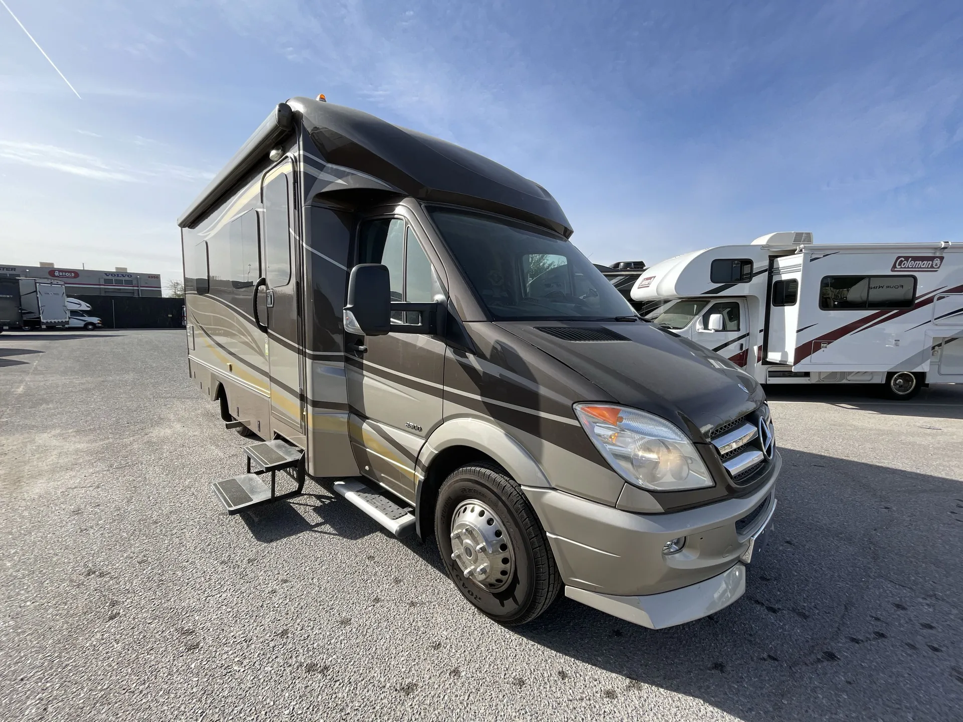 2016 Renegade RV Villagio 25QRS dealer photo 1 from Camping World