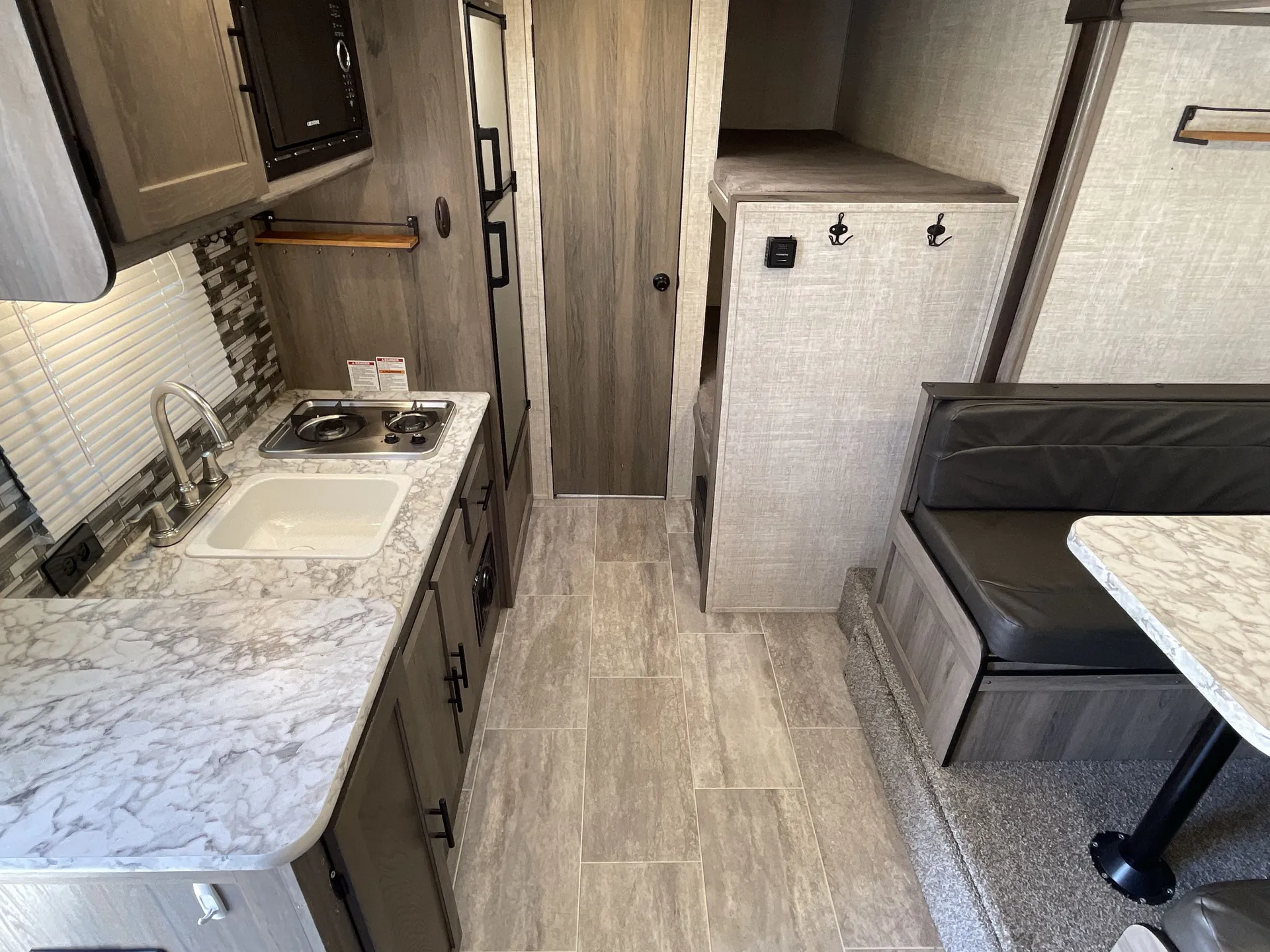 2021 Gulf Stream Ameri-Lite 19DS — living area main