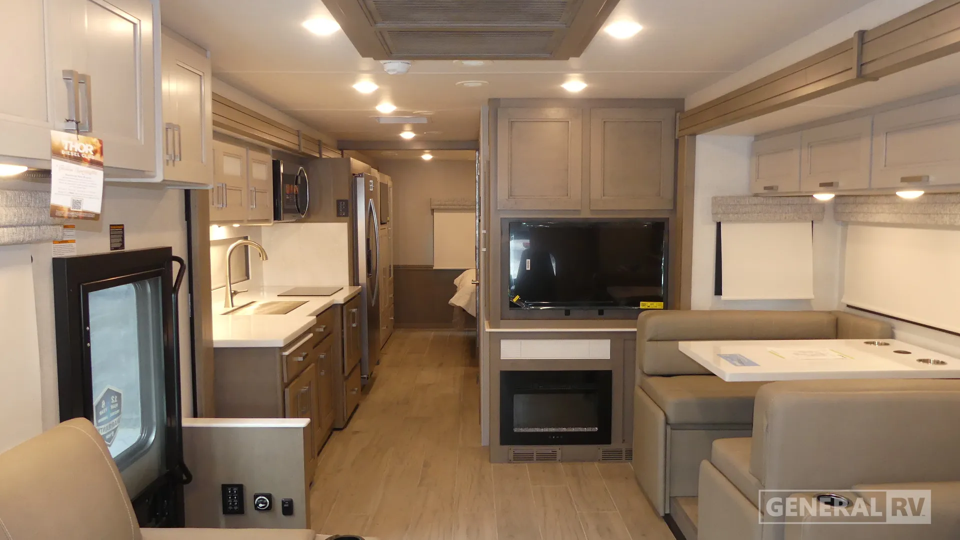 2027 Thor Motor Coach Pasadena SV 38FX - Photo 3