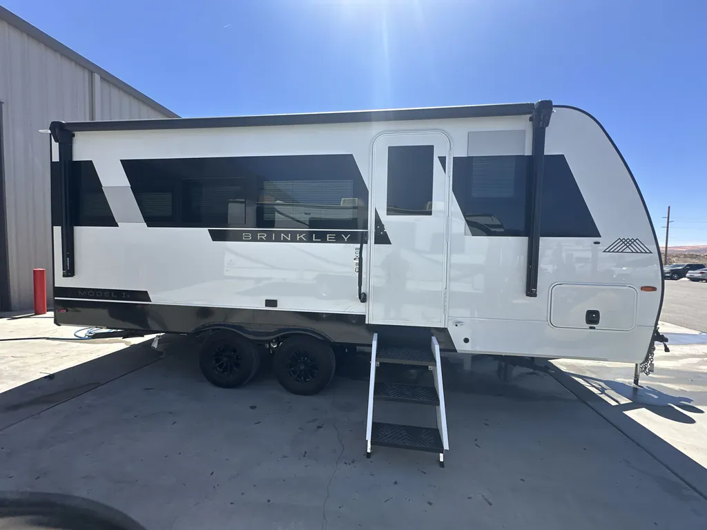 2026 Brinkley Model Ix 20X, Photos photo 5