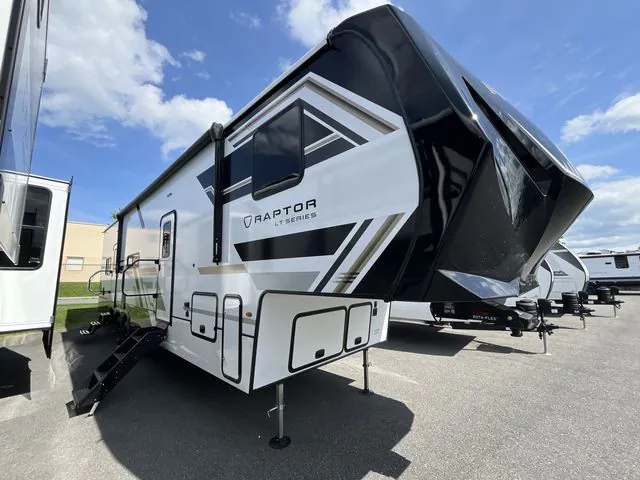 2027 Keystone Carbon 361LT - Photo 2