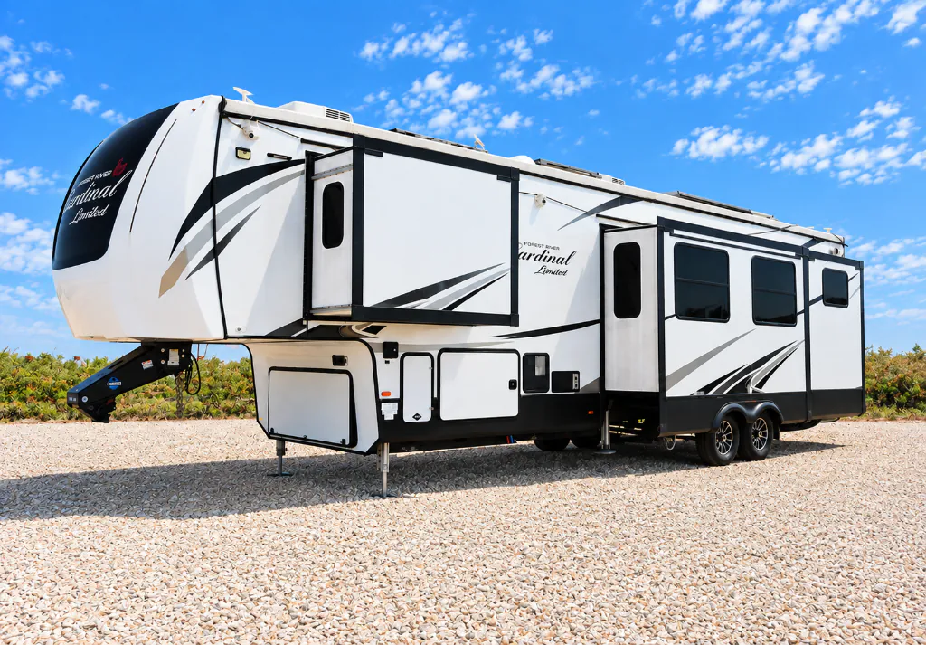 2021 Forest River Cardinal Limited 383BHLE, Photos photo 26