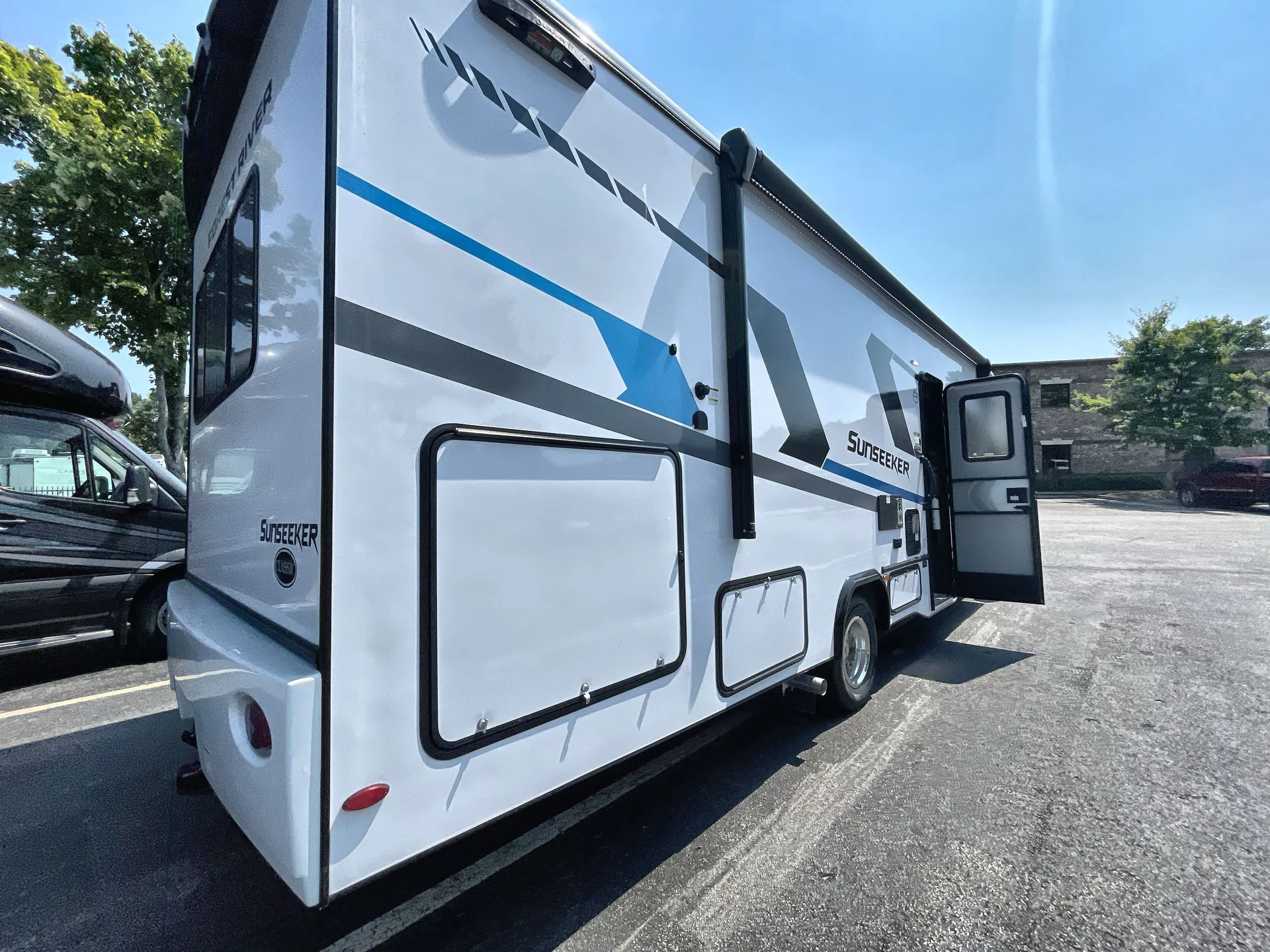 2026 Forest River Sunseeker 3050S — living area main