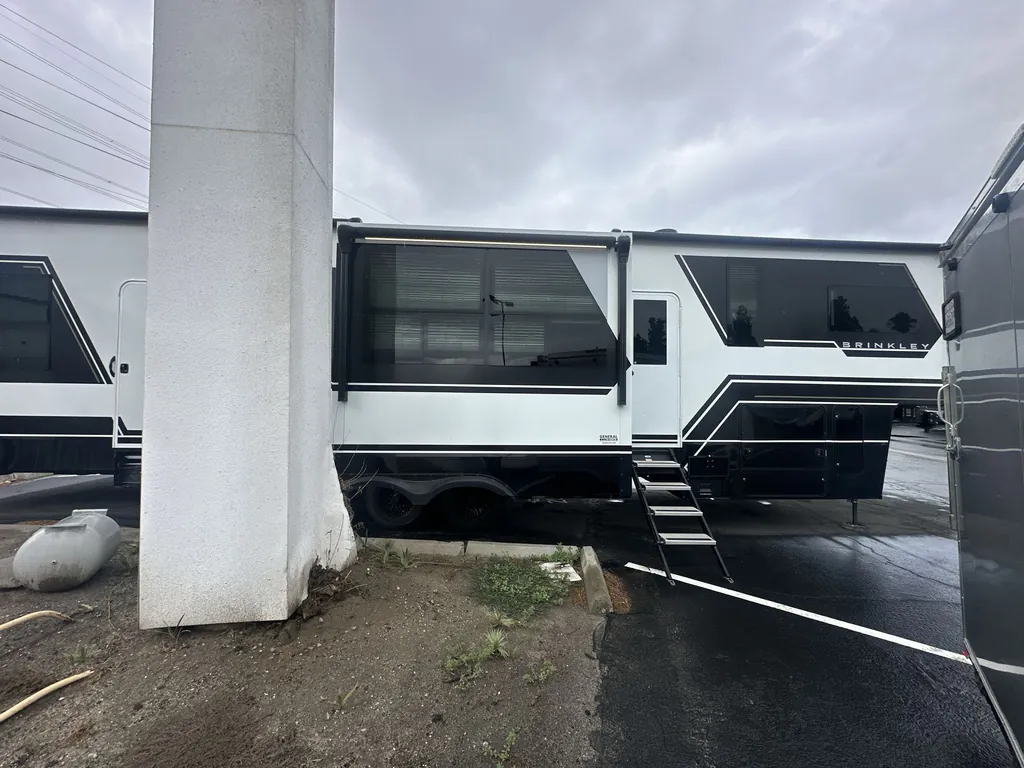 2024 Brinkley Model G 4000, Photos photo 2