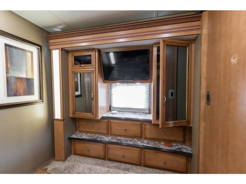 2015 Newmar Canyon Star 3921, Photos photo 22