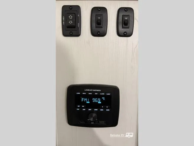 2025 Travel Lite Rove XL 17FQ - Photo 4