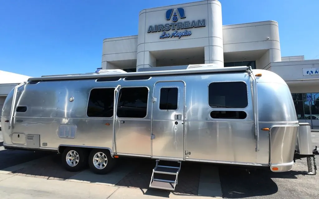 2018 Airstream Flying Cloud 30FB Bunk - Photo 2