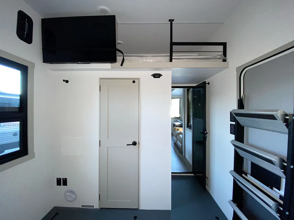 2026 Brinkley Model G 4170, Photos photo 26
