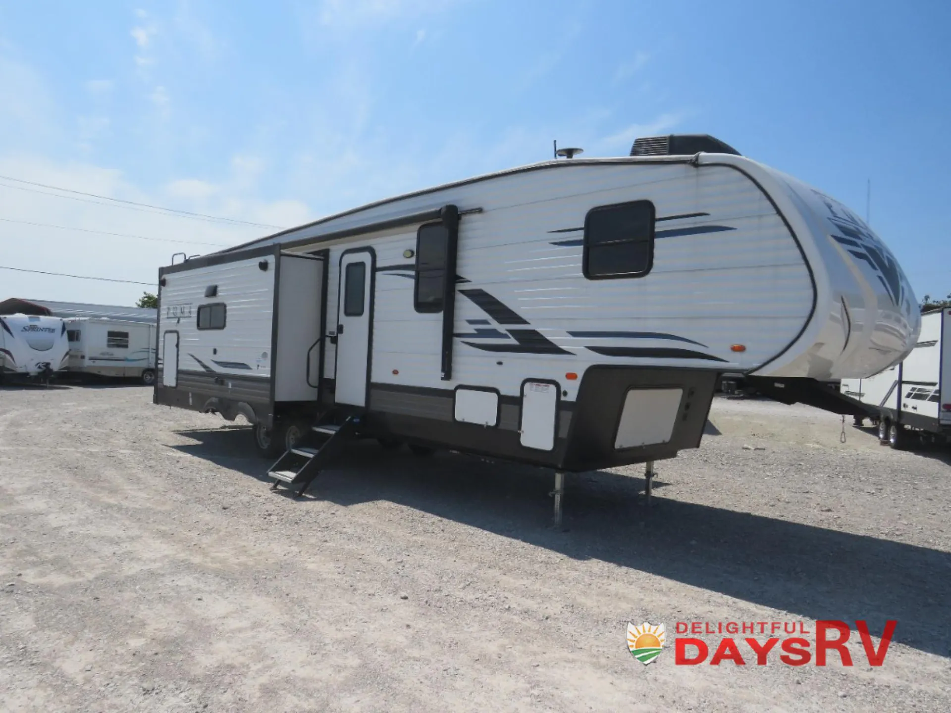 2022 Palomino Puma 315BHTS dealer photo 1 from Delightful Days