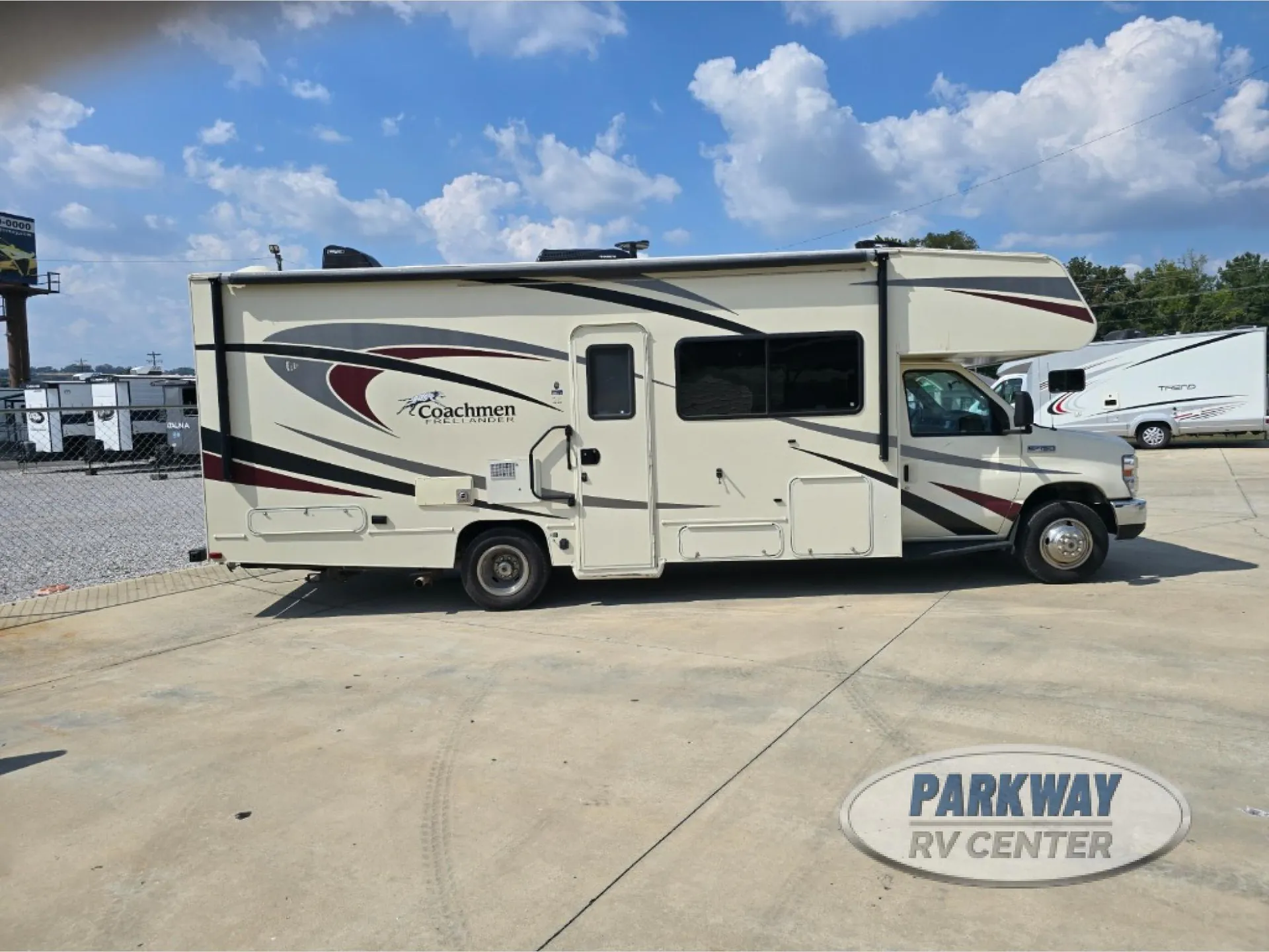 2019 Coachmen Freelander 26DS - Ford 450 - Photo 4