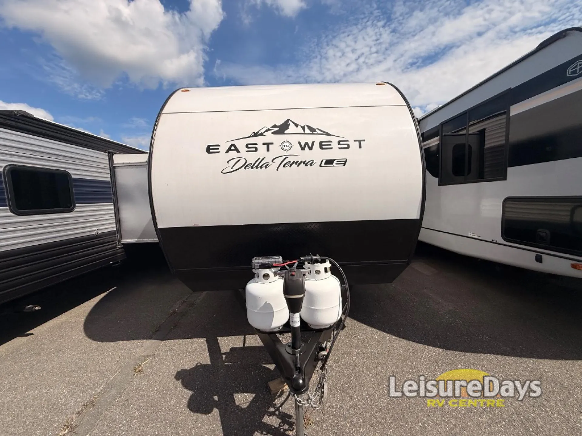 2023 East to West Della Terra 255BHLE - Photo 3