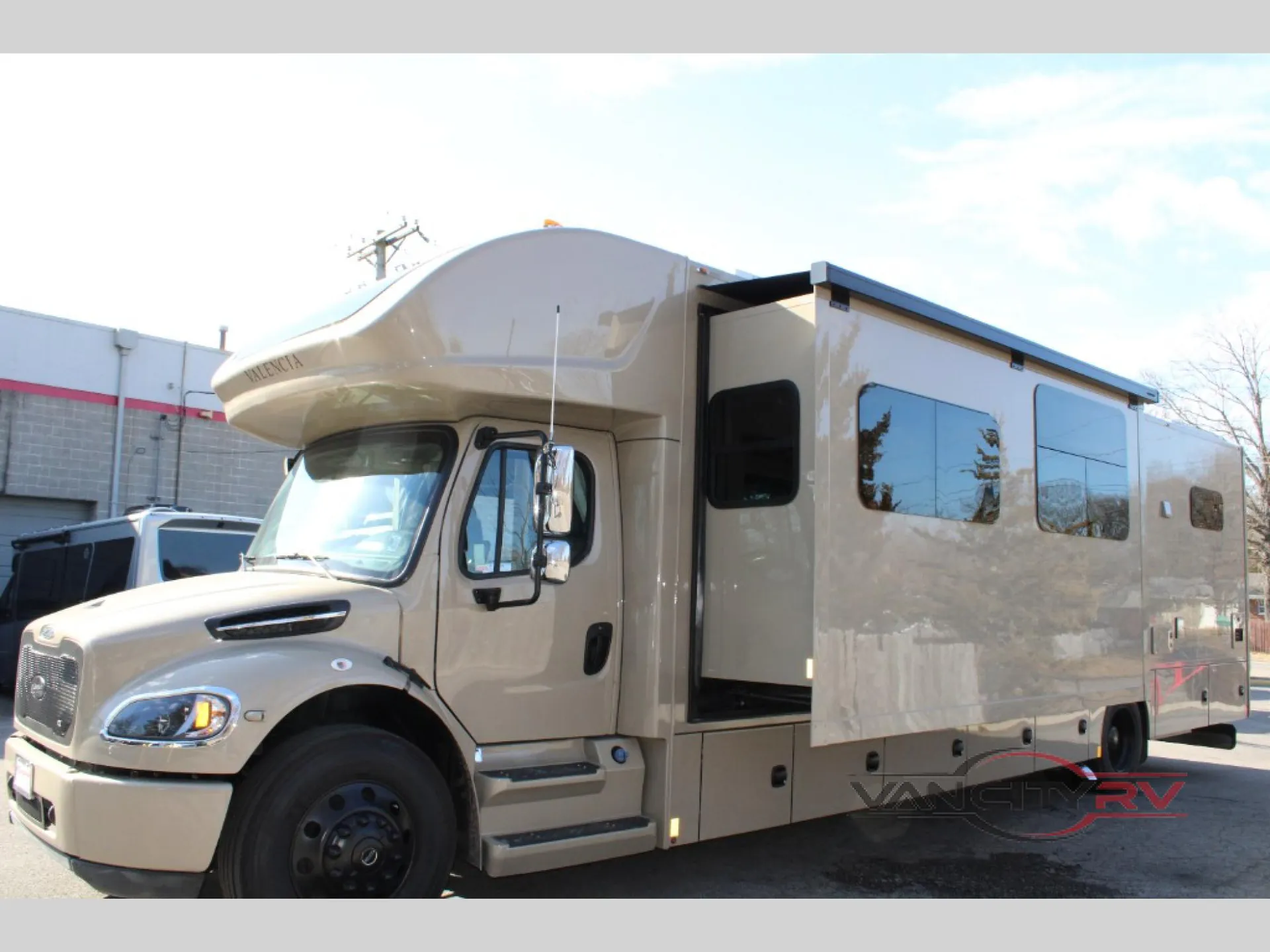 2026 Renegade RV Valencia 39BB - Photo 4