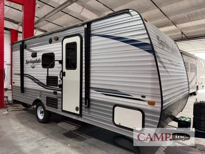 2019 Keystone Springdale Mini 1800BH - Photo 2