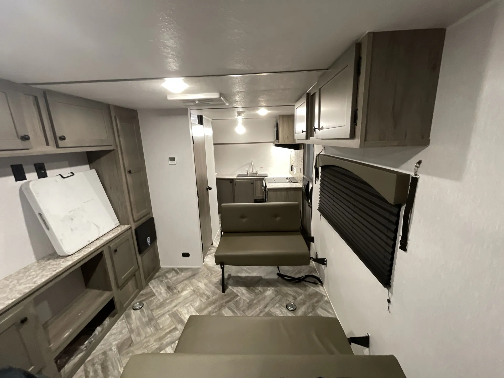 2024 sunset park rv Sun-Lite 24TH — living area main
