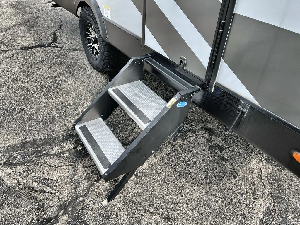 2023 Sunset Park RV Volt 1500 - Photo 3