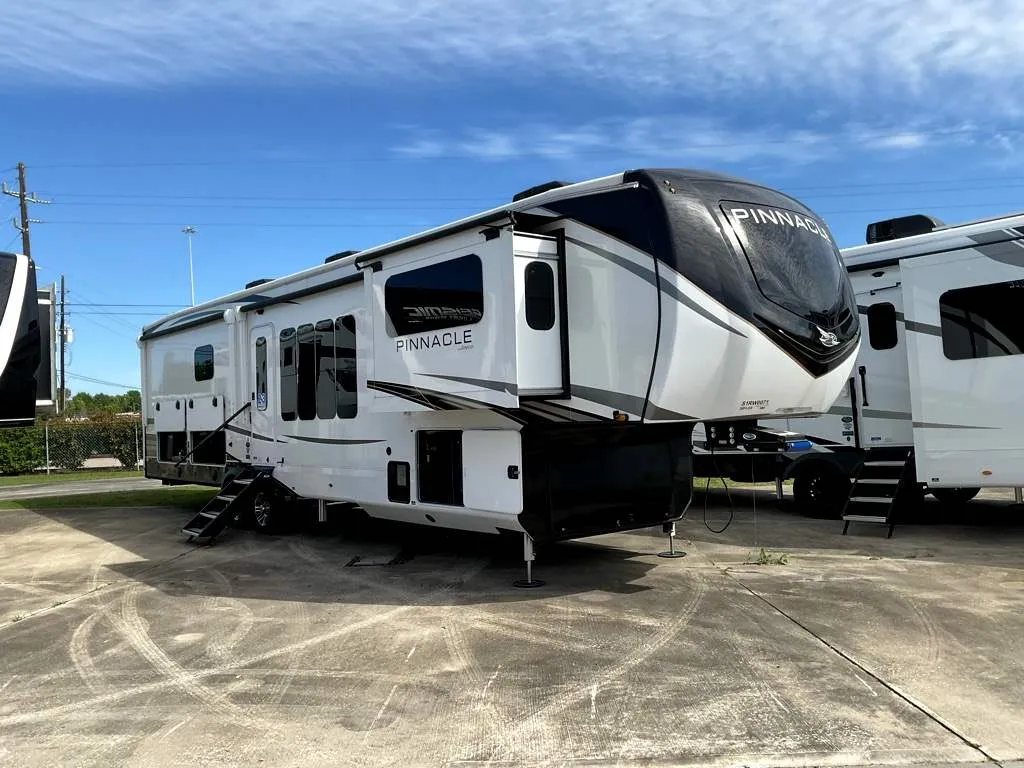 2025 Jayco Pinnacle 38FLGS - Photo 2