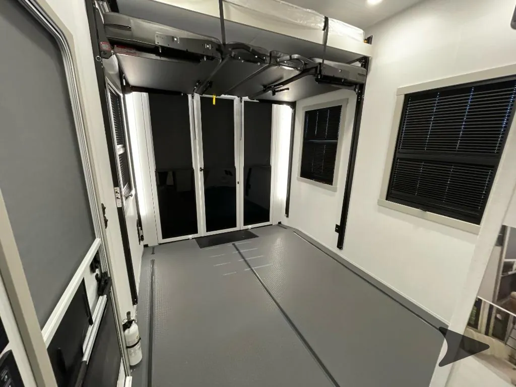 2027 Brinkley Model G 3970, Photos photo 43