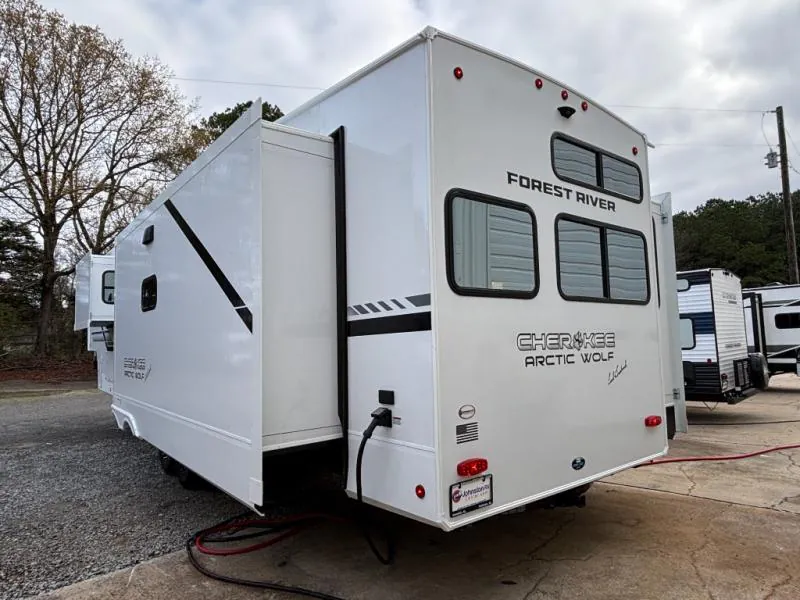 2026 Forest River Cherokee Arctic Wolf 38LEAHG — Photo 7