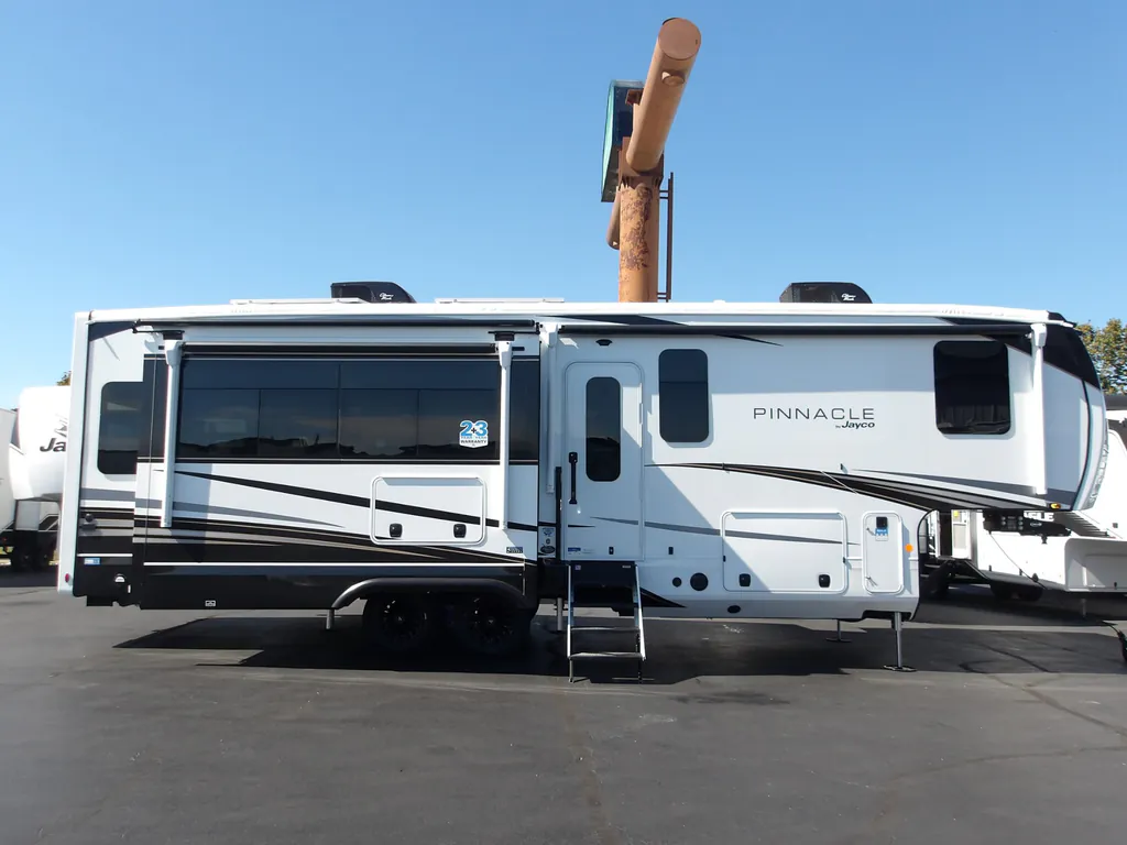 2027 Jayco Pinnacle 32RLTS, Photos photo 6