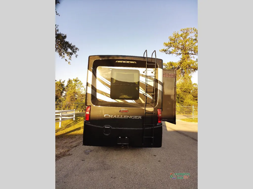 2021 Thor Motor Coach Challenger 35MQ, Photos photo 8