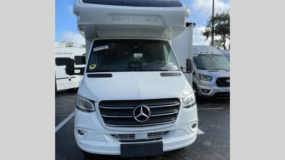 2026 Entegra Coach Qwest 25L - Photo 3