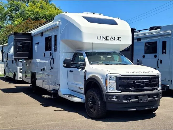 2026 Grand Design Lineage Series F 31ZW - Photo 2