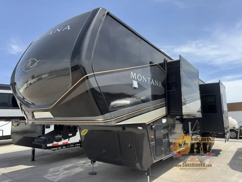 2025 Keystone Montana 3901RK - Photo 4