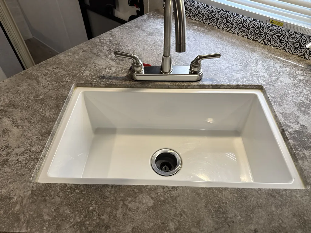 2024 Shasta I-5 530QB, Photos photo 11