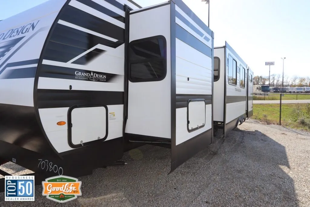 2026 Grand Design Transcend 335BHT - Photo 4