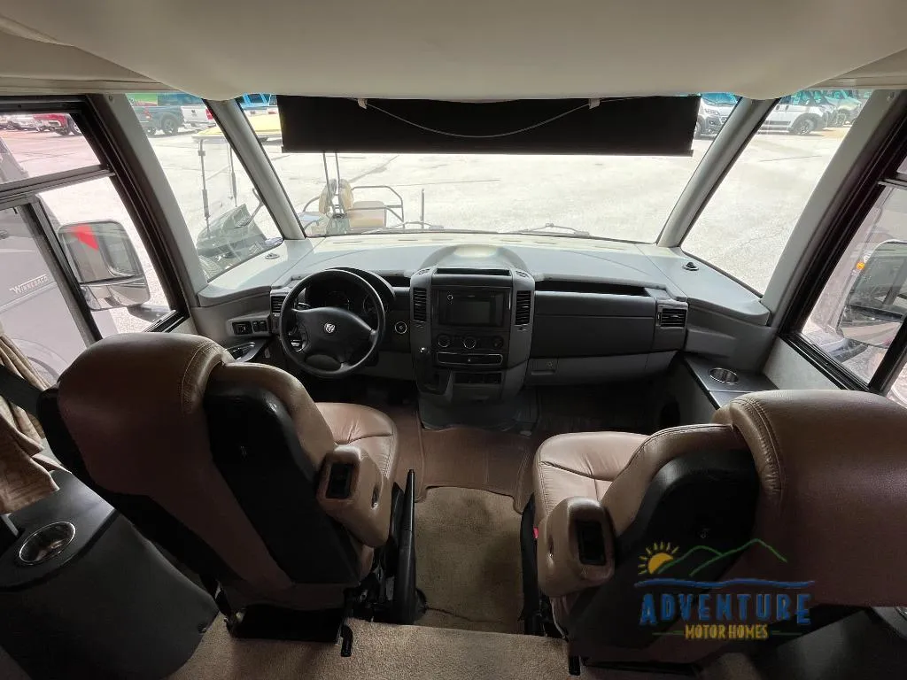 2010 Winnebago Via 25R - Photo 2