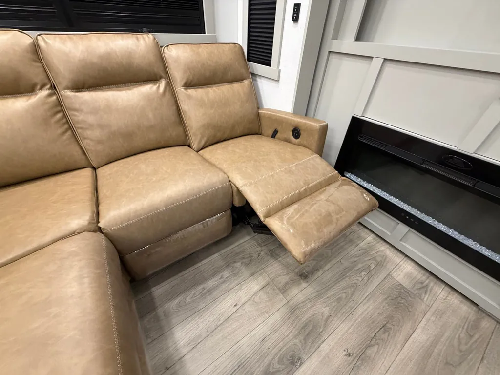 2026 Brinkley Model G 3970, Photos photo 13